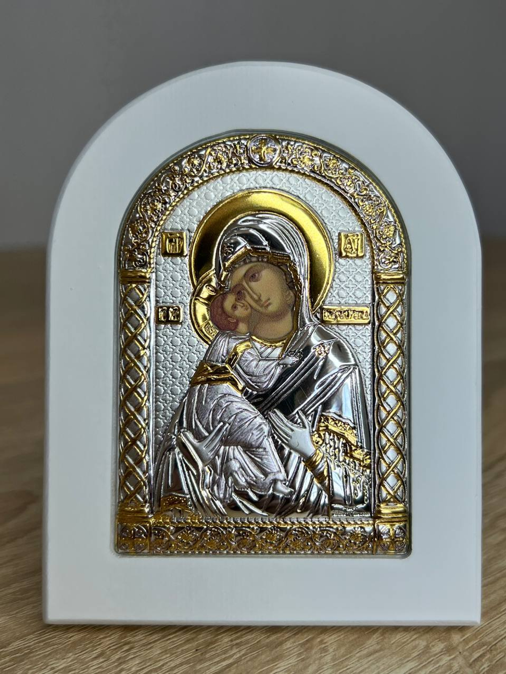 Владимирская БМ, икона арочная, белое дерево 86х112