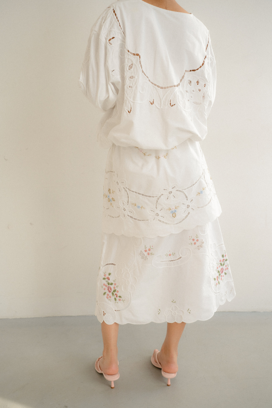 Рубашка с лентой на талии