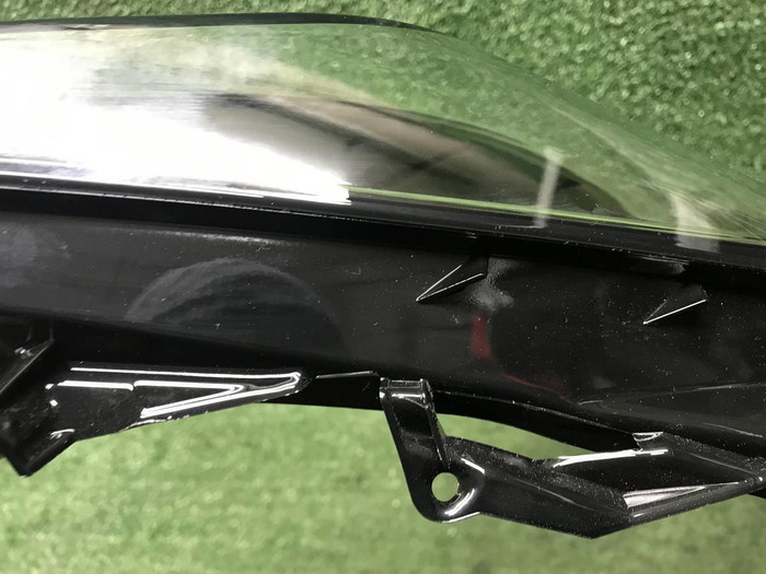 Стекло фары правое Lexus RX 4 (2019-2022)