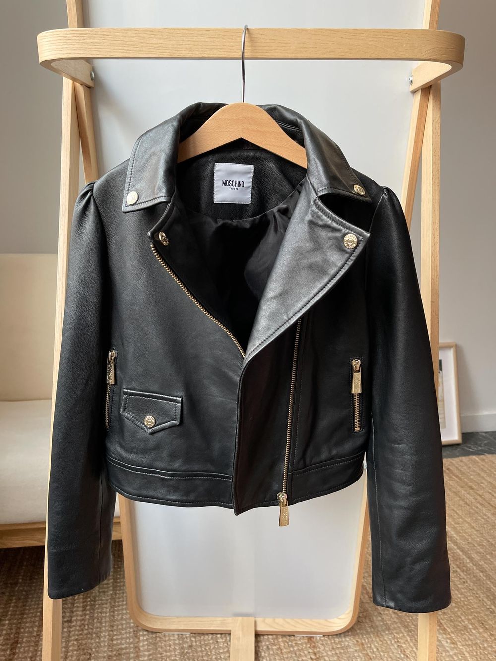 Кожаная куртка Moschino
