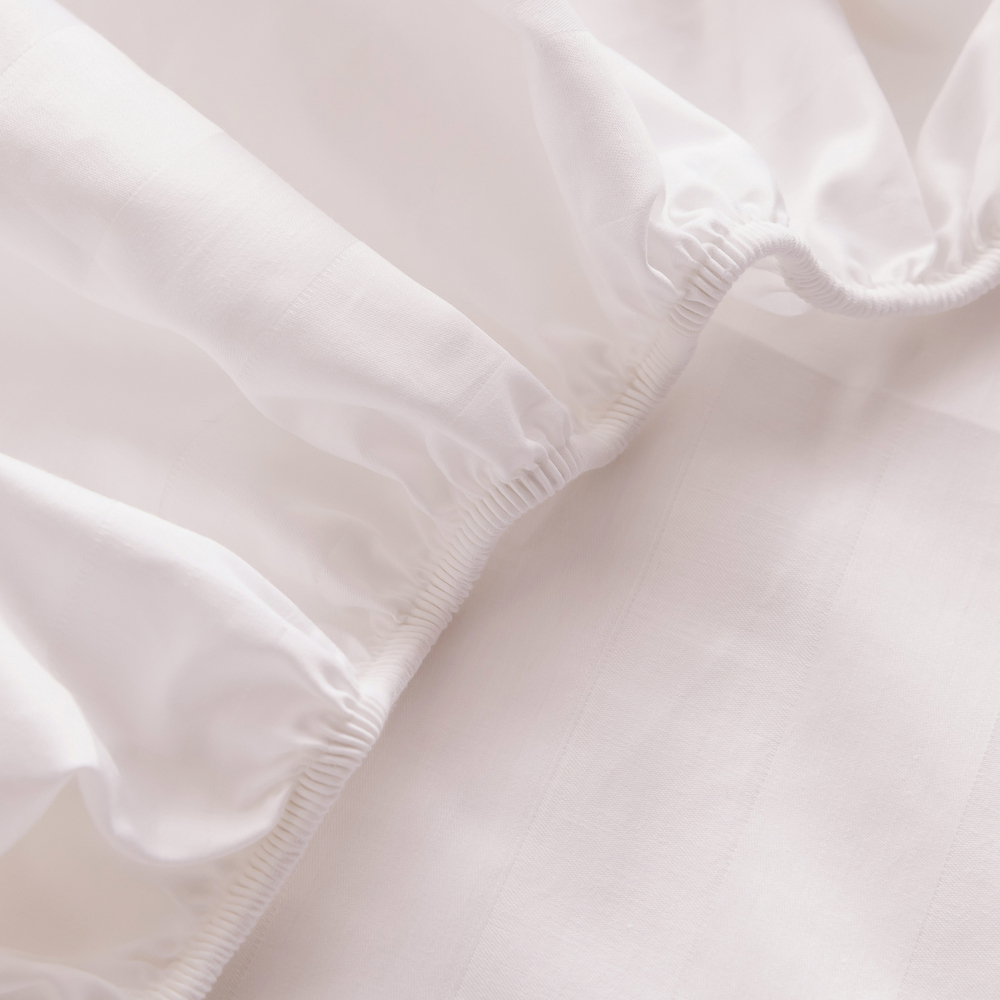 Простыня Страйп Сатин Однотонный Отель белый 100% хлопок на резинке 3x3 RR3CTH03718030