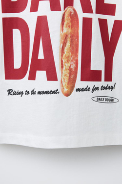 ZARA ФУТБОЛКА С ПРИНТОМ «БАГЕТ», БЕЛЫЙ