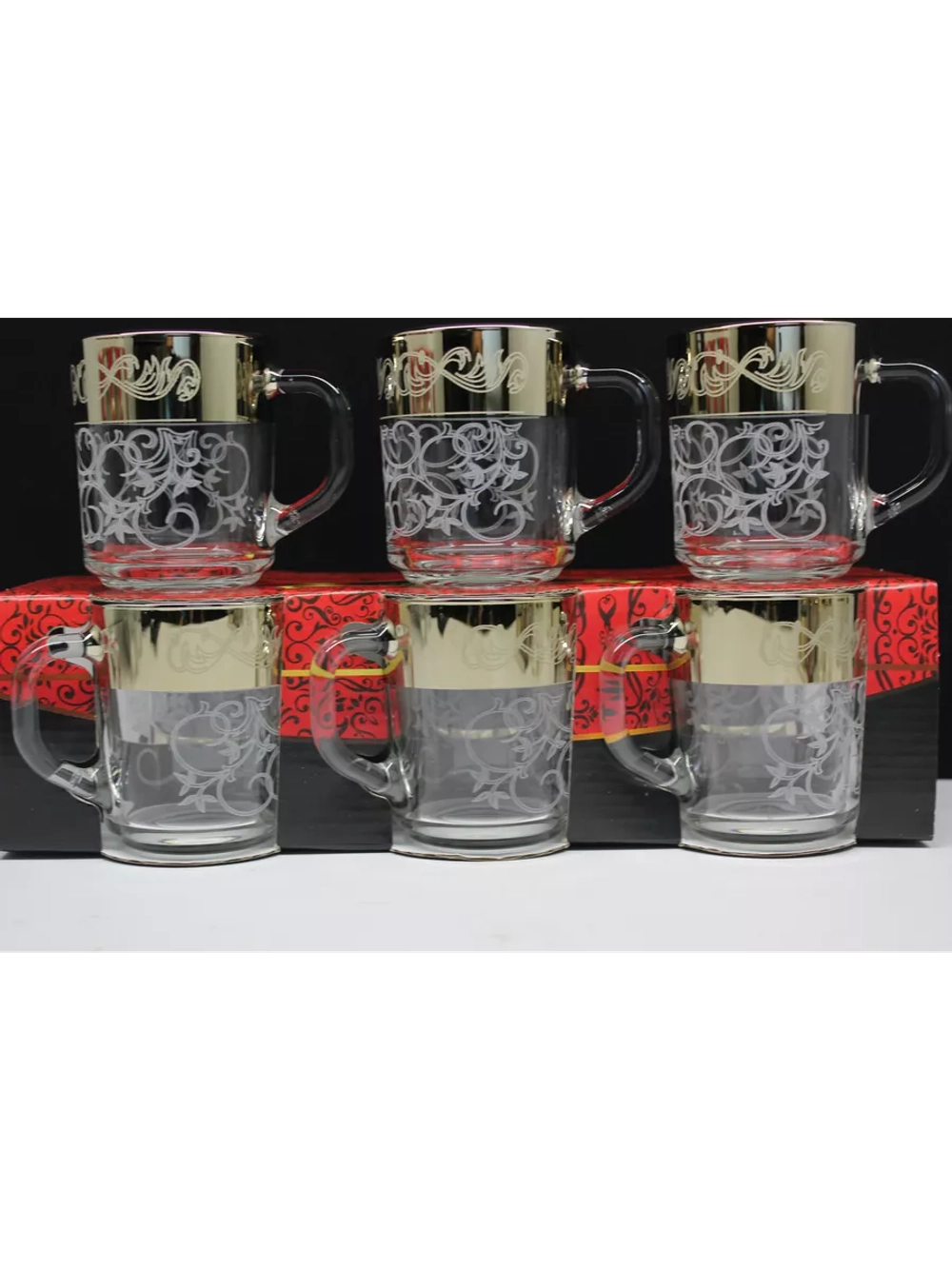 Набор кружек для чая и кофе.