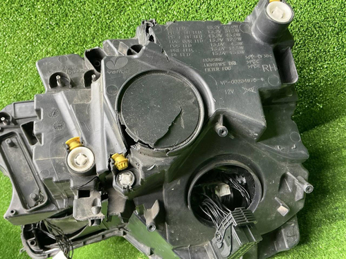 Битая Фара правая Skoda Karoq (2017-2021) LED