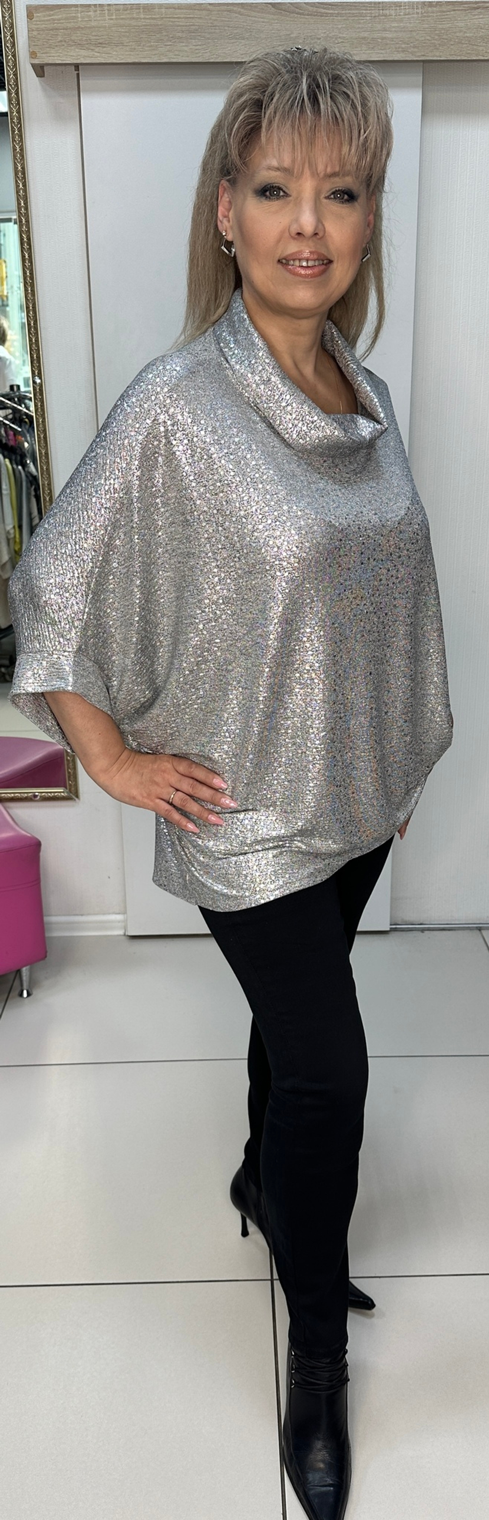 Нарядный блузон-туника с блестяще-серебряным эффектом