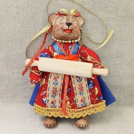 Ёлочная игрушка Медведица "Маша" со скалкой