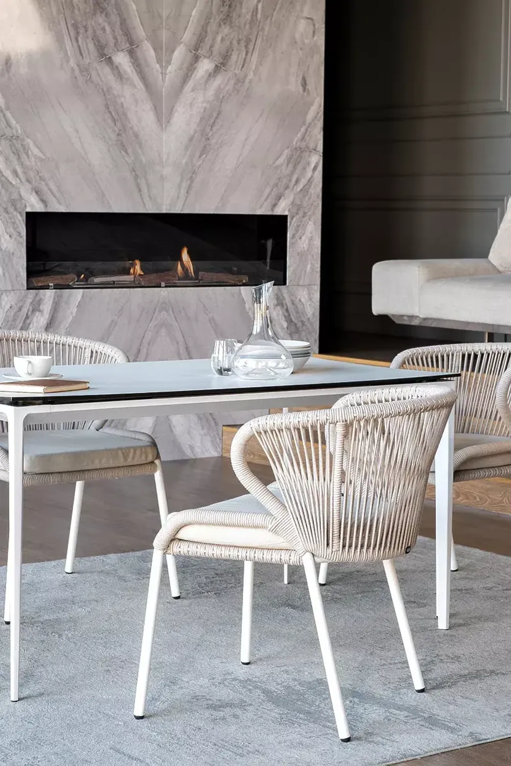 "Малага" обеденная группа на 4 персоны со стульями "Милан", каркас белый, роуп бежевый