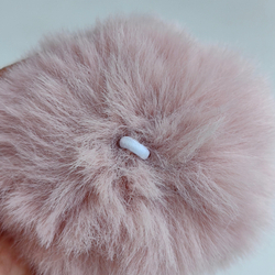 Помпон из искусственного меха "Пудровый" d=7 см