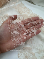 Кружево телесное (бежевое) с цветами и бабочками 250 мм