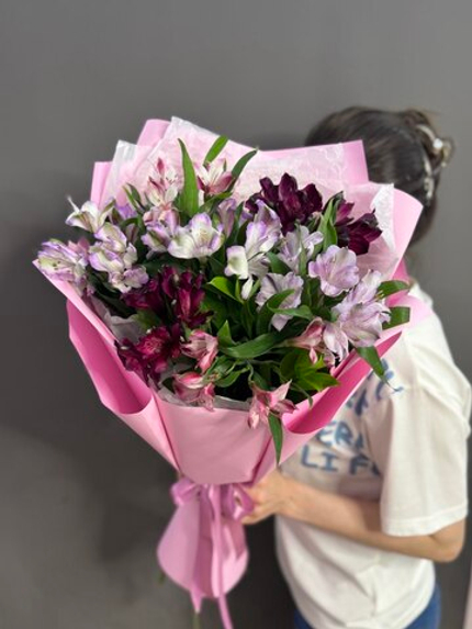 Букет с 7 альстромериями