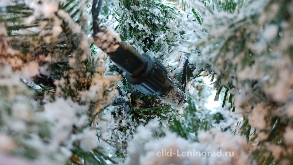 Заснеженная елка с гирляндой «Форесто» холодный свет (Литая+пвх) от 1.2 до 2.4 м