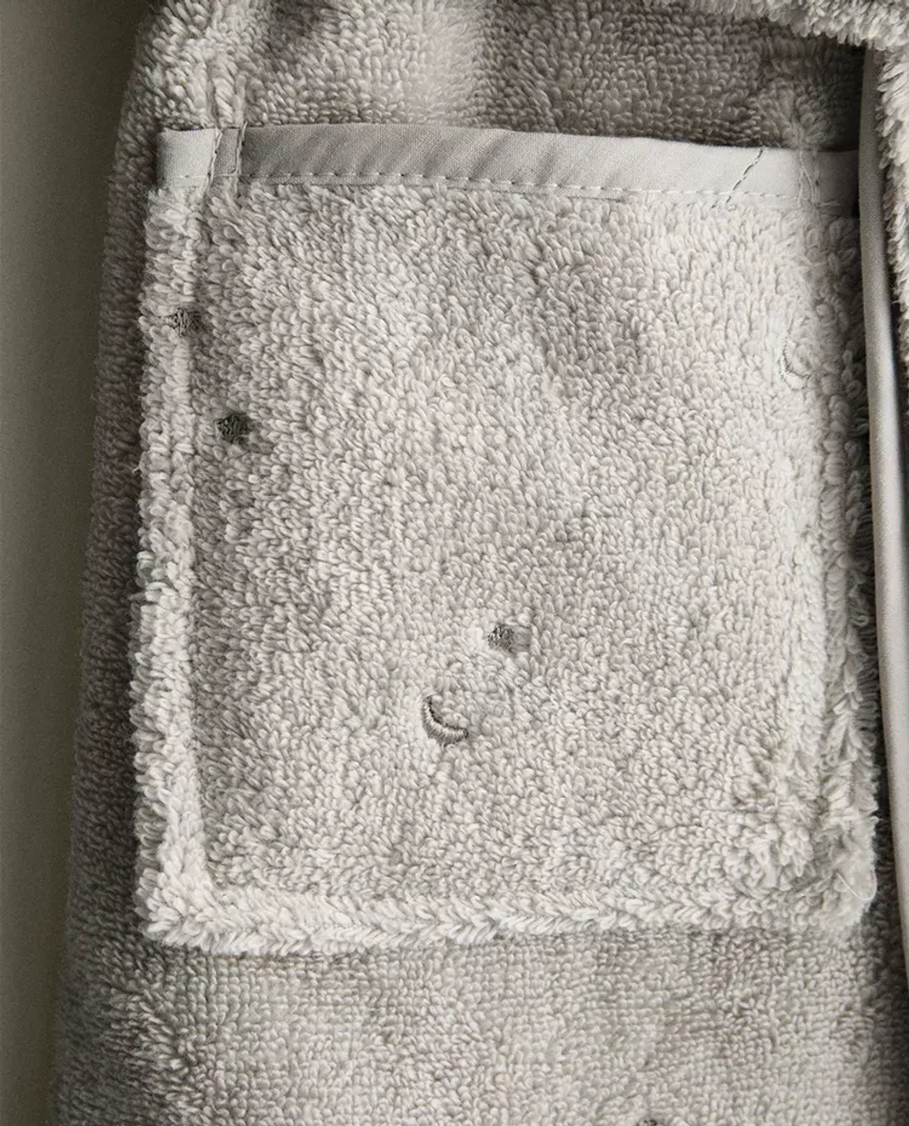 ZARA HOME ДЕТСКИЙ ХАЛАТ СО ЗВЕЗДАМИ И СЕРДЕЧКАМИ, СЕРЫЙ