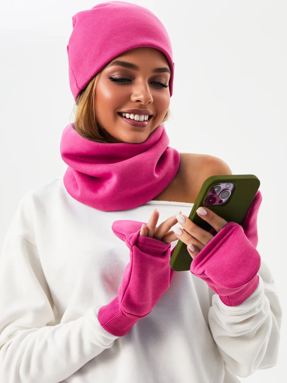 Комплект с начесом: снуд, варежки, шапка