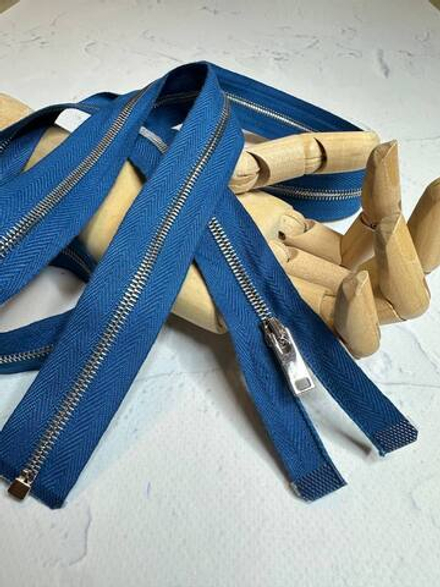 Молния металлическая разъемная (1 замок) (Lampo, 139, Джинсовый индиго/металл никель, ширина тесьмы 28 мм, размер звеньев 4 мм)