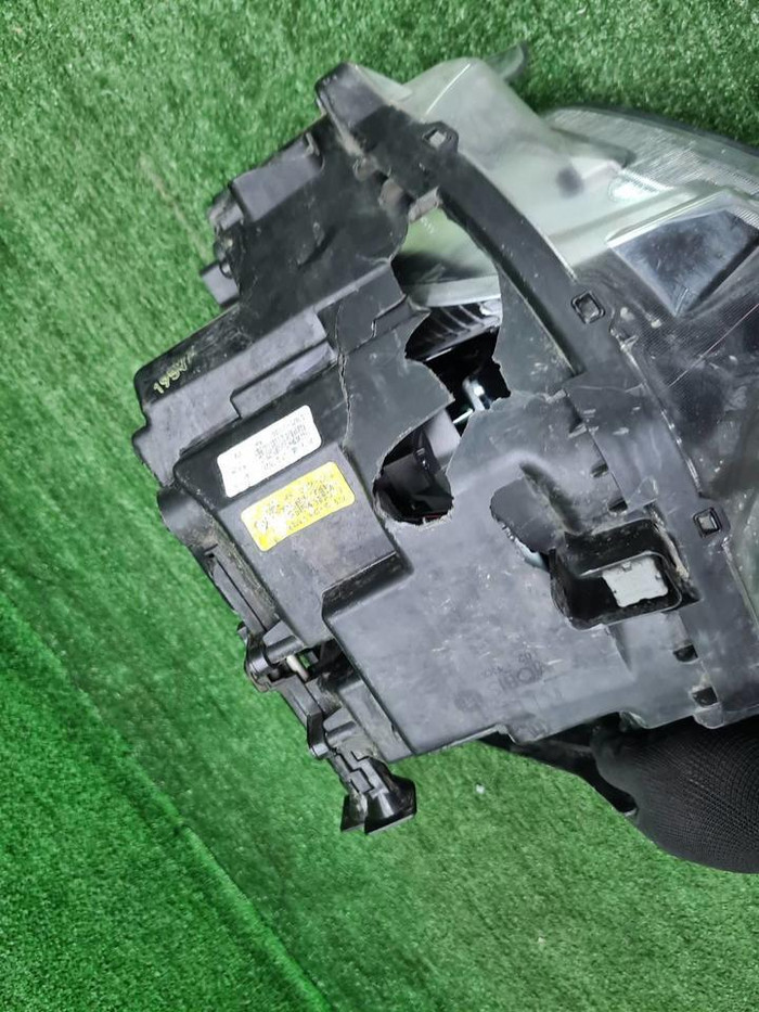 Фара правая Hyundai Santa Fe 4 (2018-2021) LED