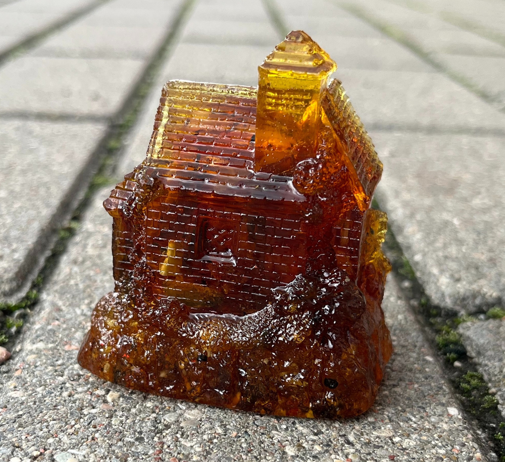 Домик "Дворец кирпичный" с высокими ступеньками