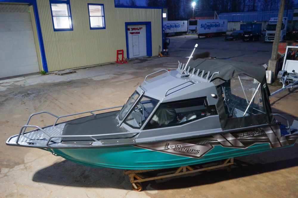 Алюминиевая моторная лодка Berkut L-HT Open