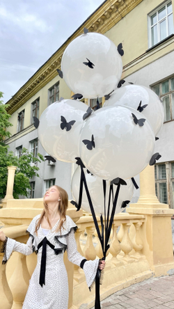 Сет №1427. Один шар с бабочками. Гигант 60 см