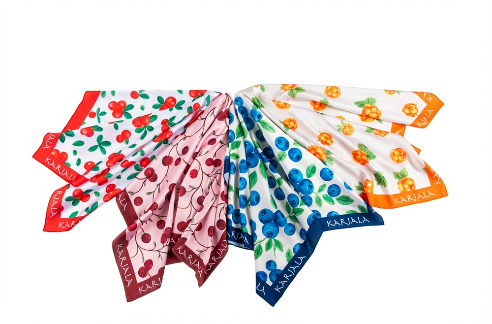 Шейный платок «Карельская брусника», 70×70 см