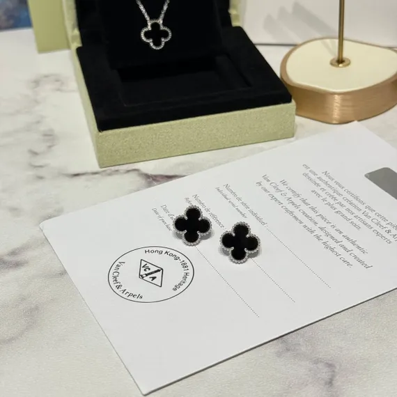 Серьги VAN CLEEF & ARPELS Vintage Alhambra