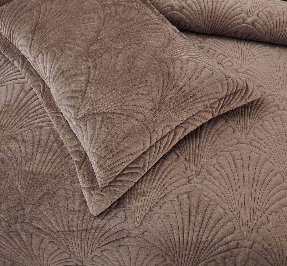 Покрывало 240x280 Sofi De MarkO Ариэль цвета капучино