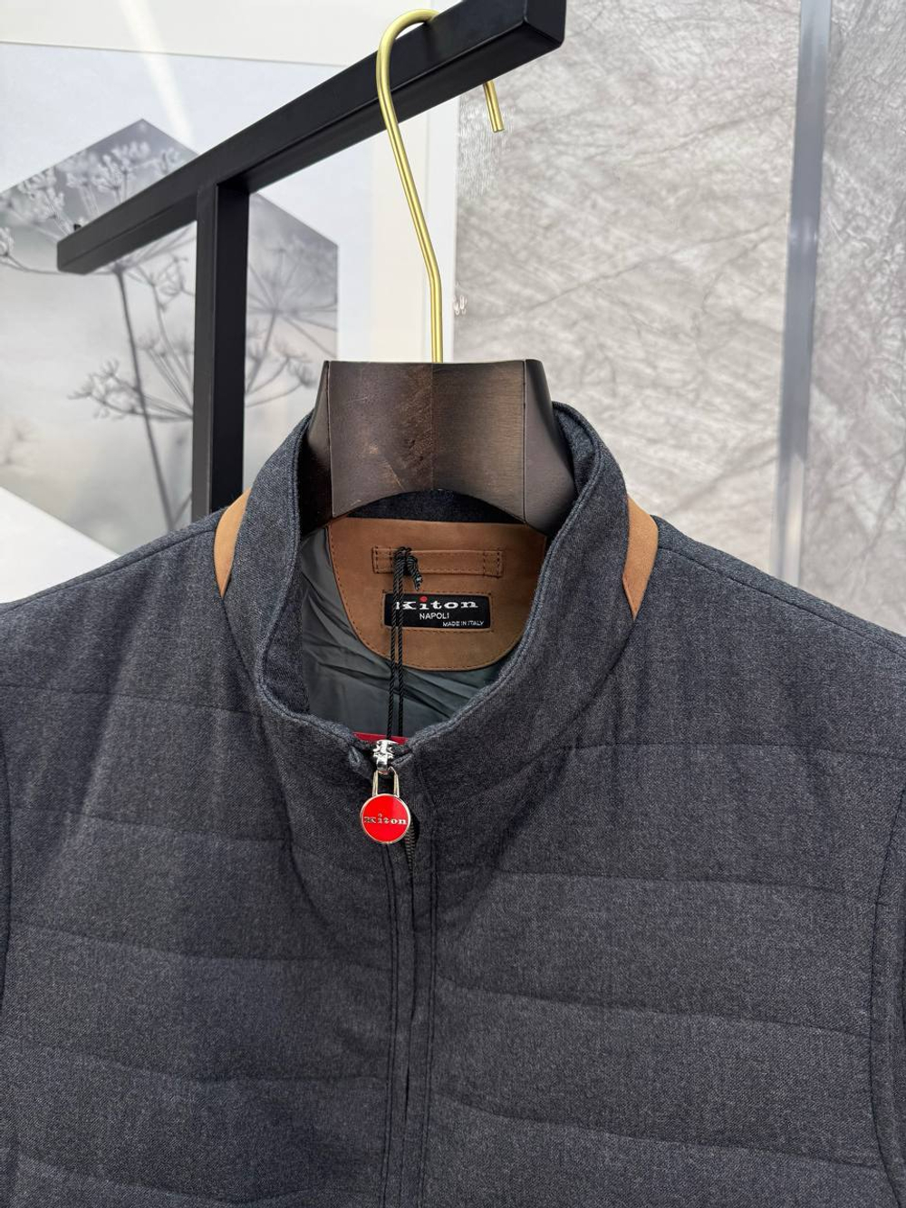 Безрукавка Kiton