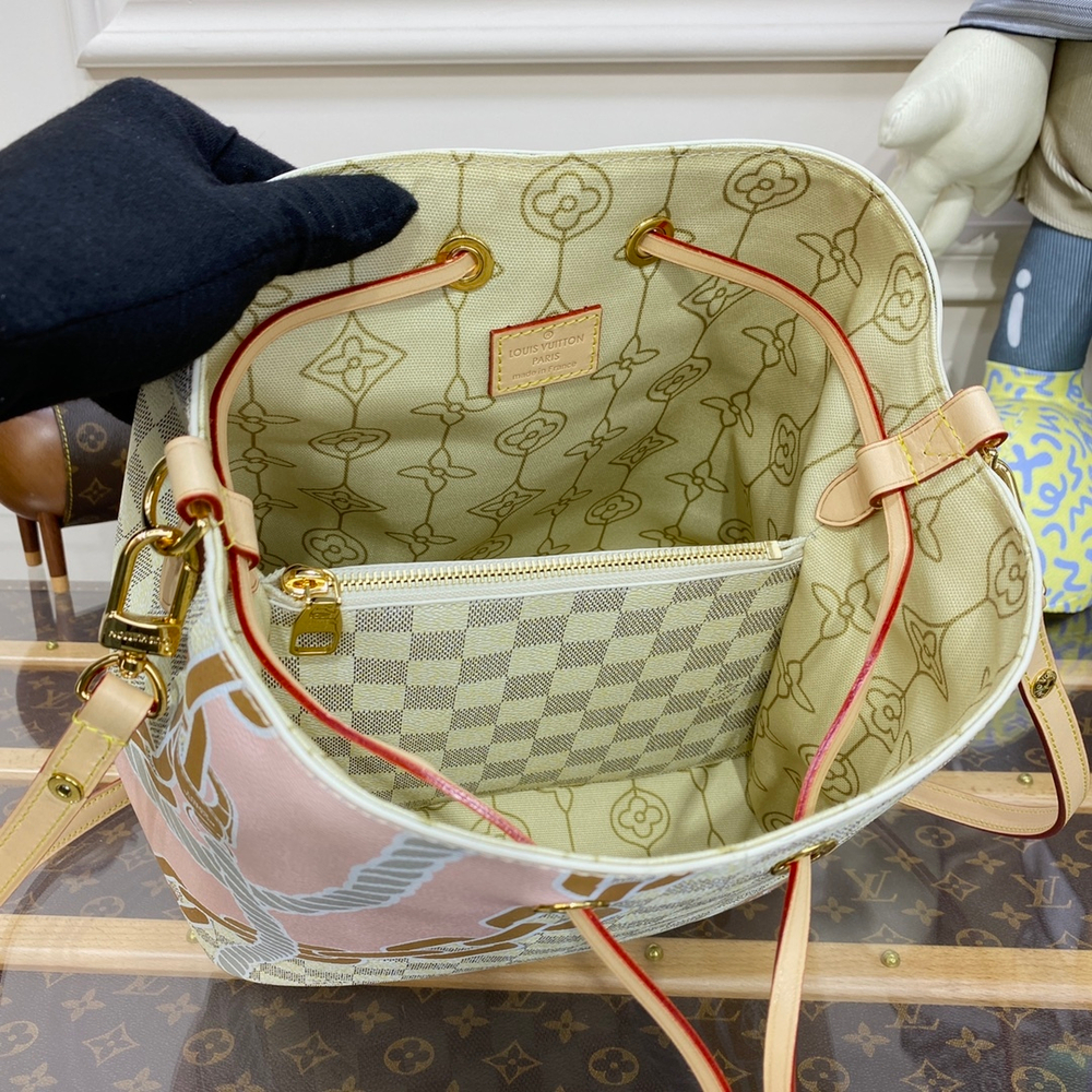 Louis Vuitton NeoNoe MM