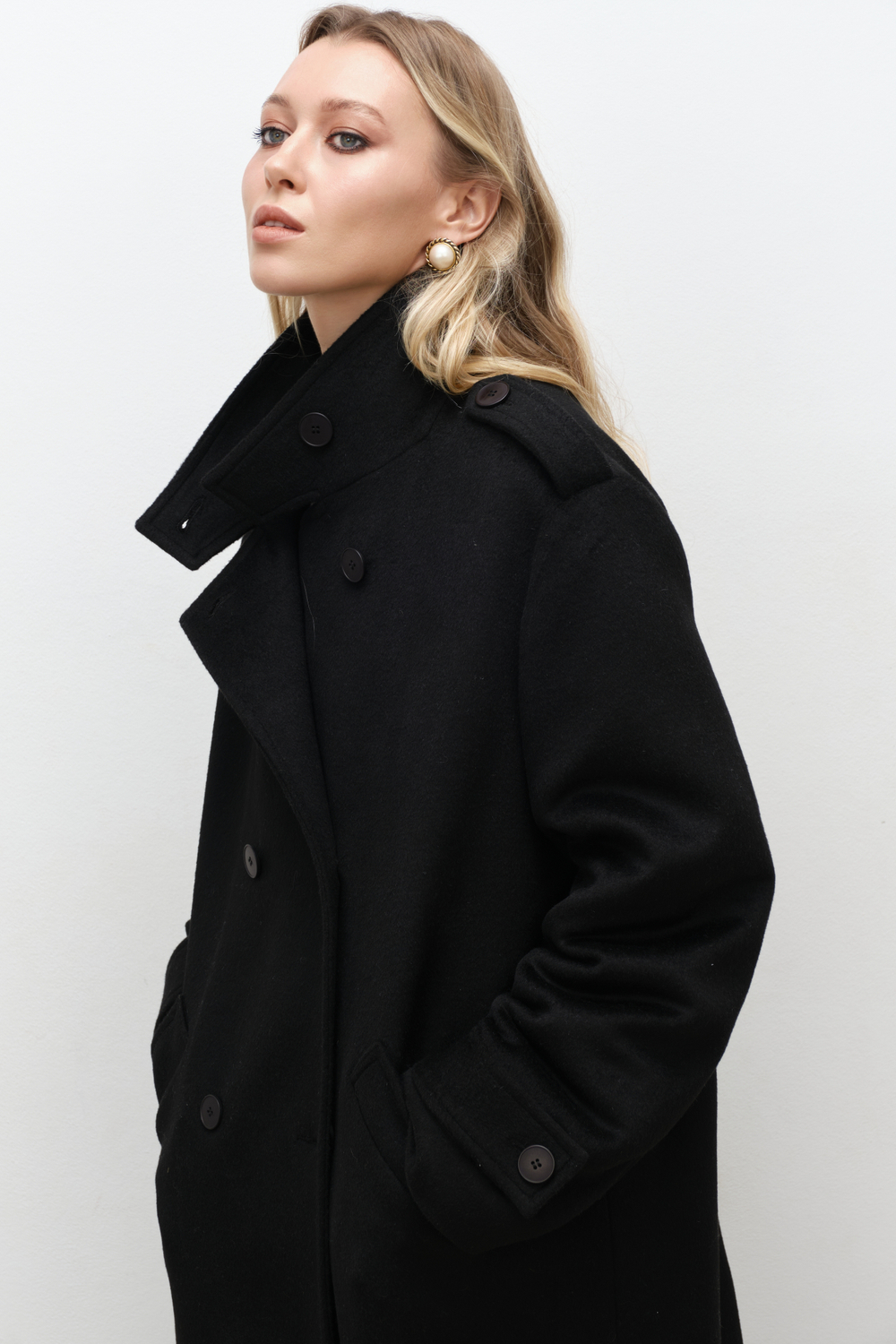 Пальто со стойкой утепленное