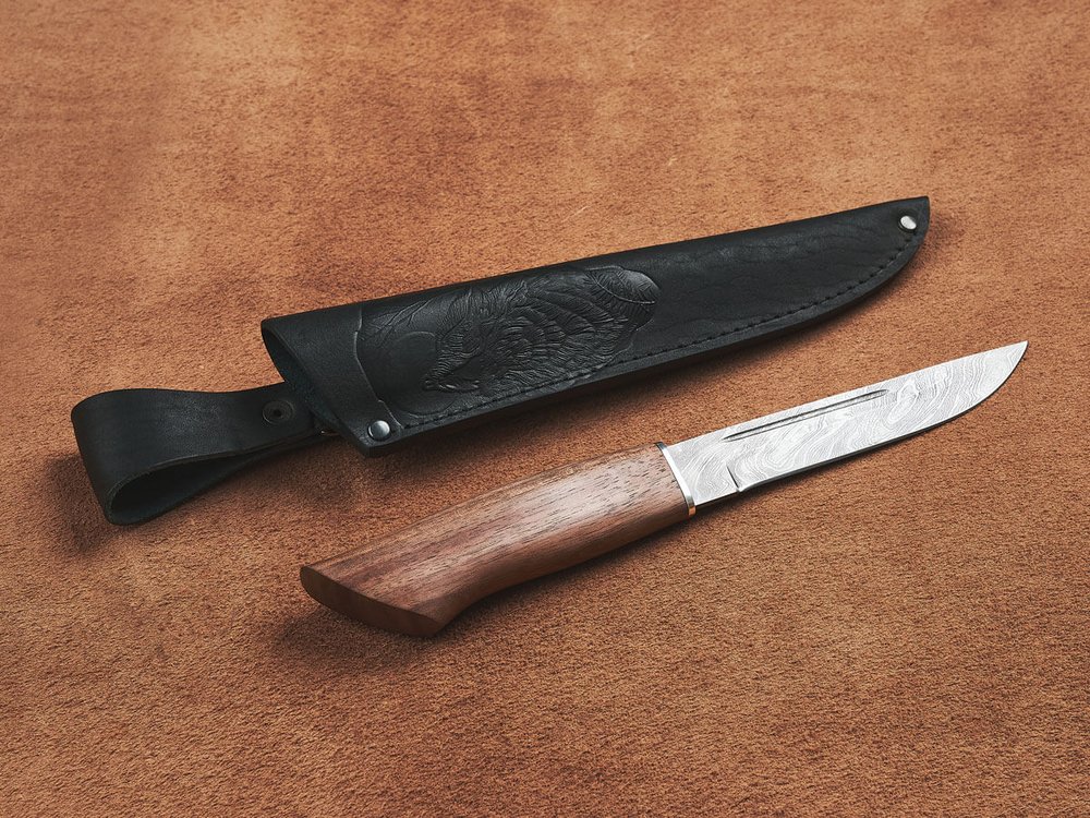 Финский нож Леуку, дамасская сталь, рукоять орех