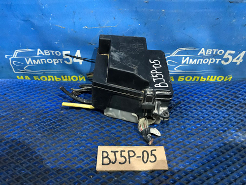 Блок предохранителей подкапотный MAZDA FAMILIA 2000