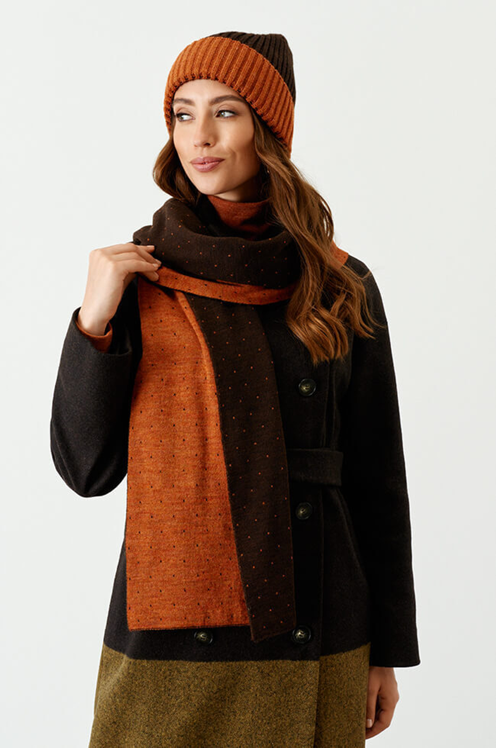 8354 Шапка женская (терракотово-шоколадный)