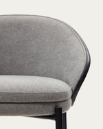 Eamy Светло-серый полубарный стул с отделкой из шпона ясеня с черным покрытием