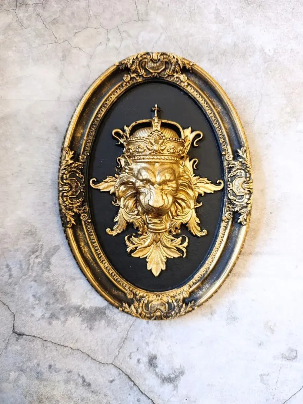 Барельеф на стену из гипса Лев