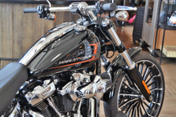 Harley-Davidson BREAKOUT 117 (Vivid Black) 2024