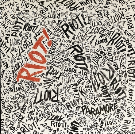 PARAMORE – RIOT!