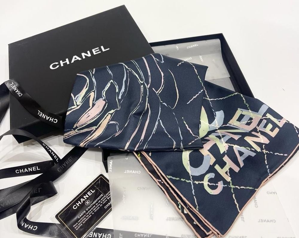 Платок CHANEL