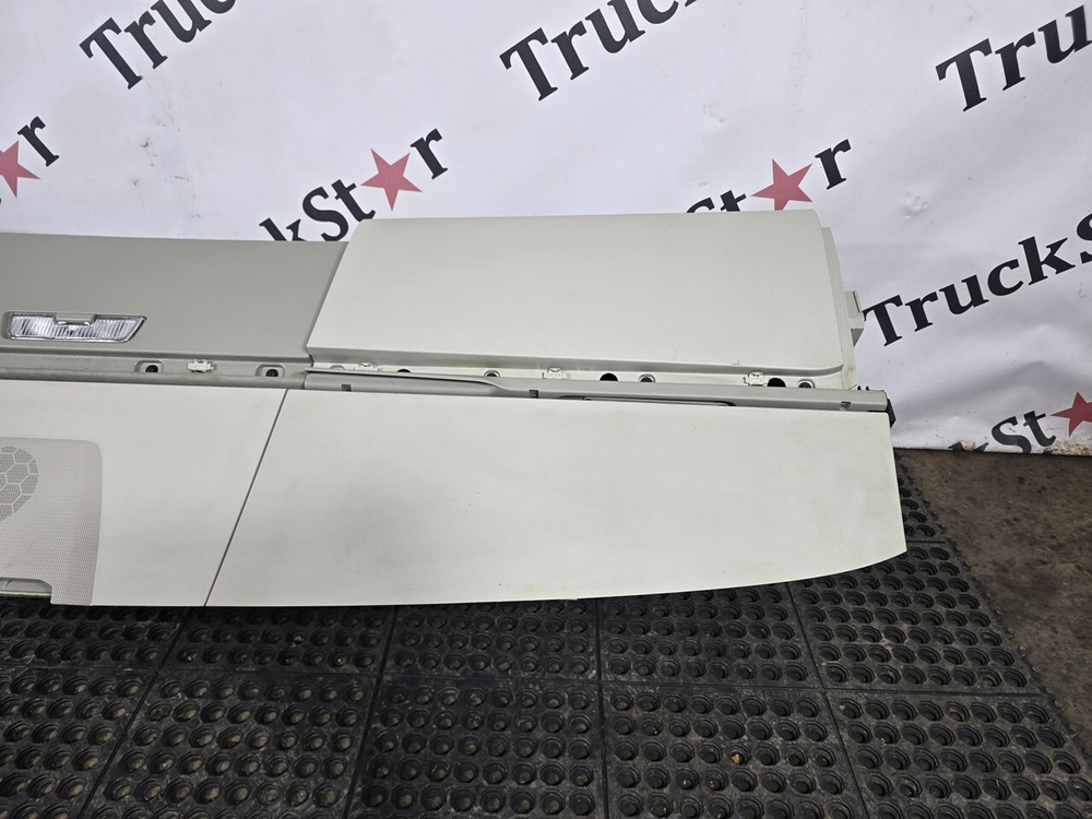 Консоль салона кабины верхняя