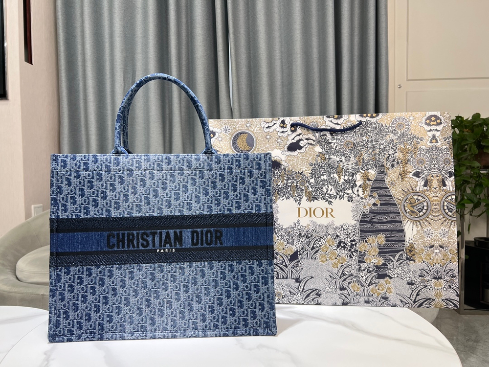 Christian Dior Book Tote 42 cm