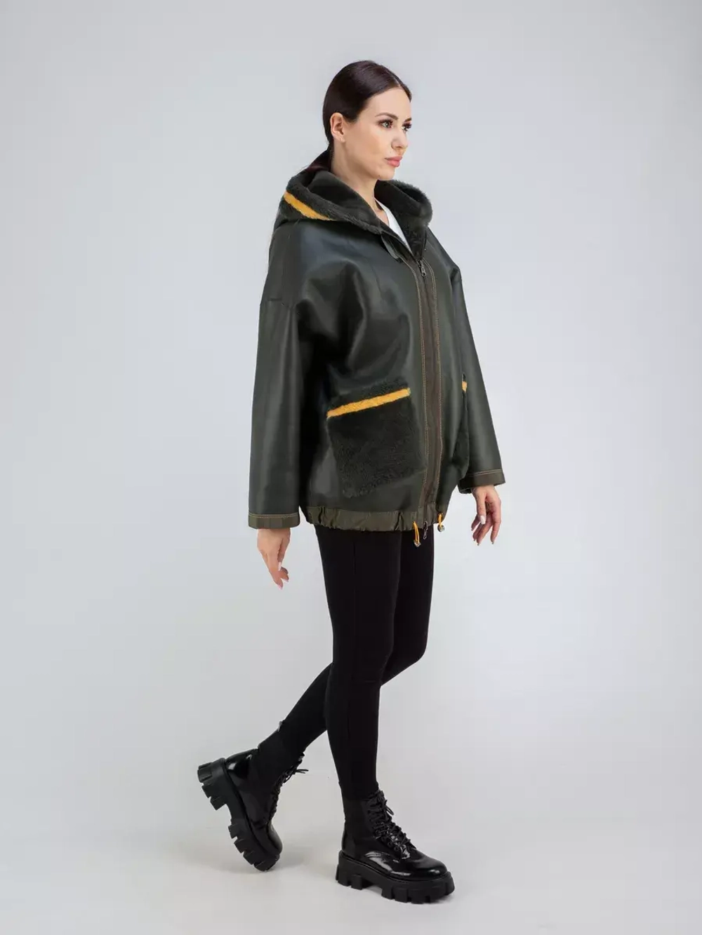 Дубленка натуральная с капюшоном двухсторонняя