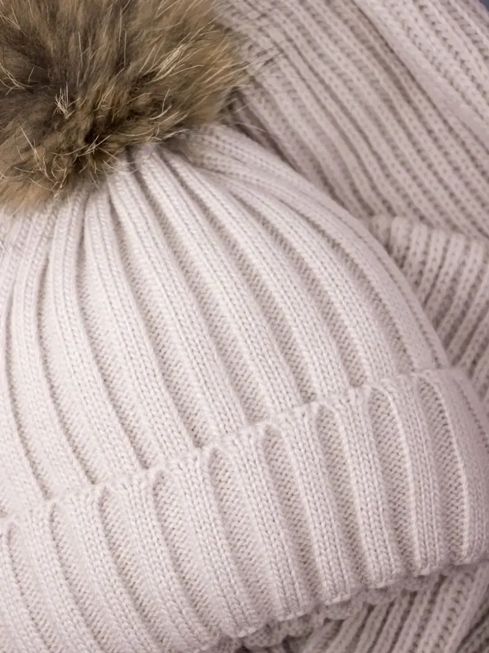 Шапка зимняя для девочки с помпоном и снуд