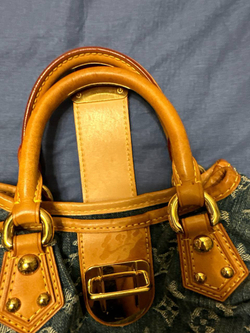Сумка Louis Vuitton Pleaty