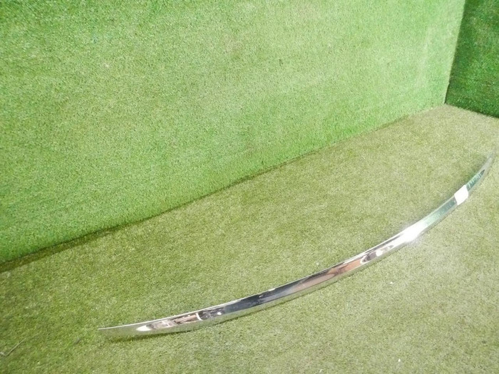 Молдинг крышки багажника Mercedes E W213 (2016-2021)