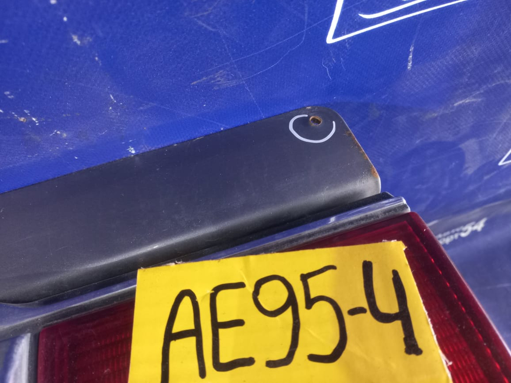 Крышка багажника TOYOTA COROLLA 1990