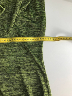 Джемпер красивого цвета, визуально на 42/44 размер