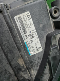Битая Фара левая Audi Q3 1 8U (2014-2018) ксенон