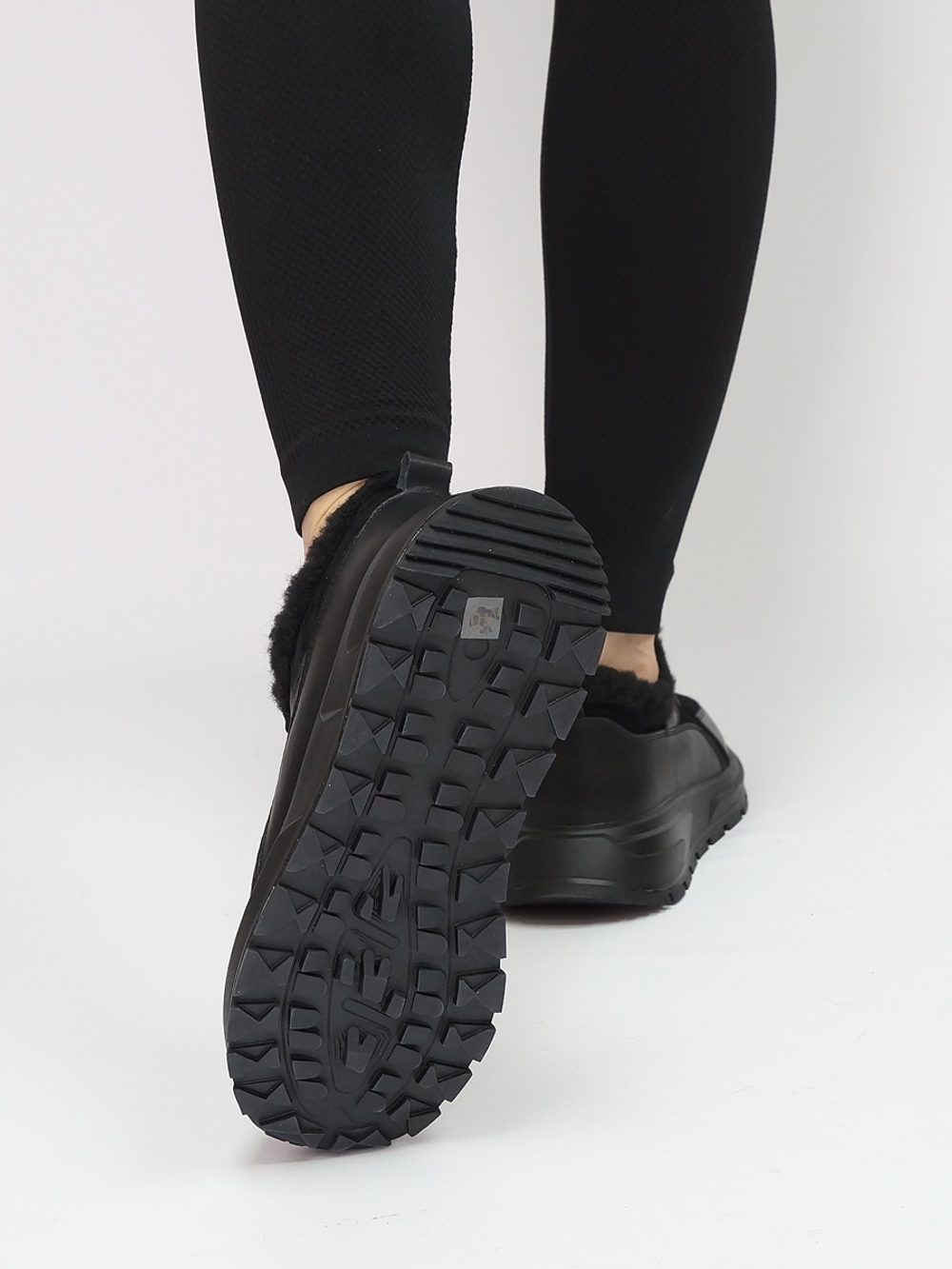 Кроссовки женские зимние