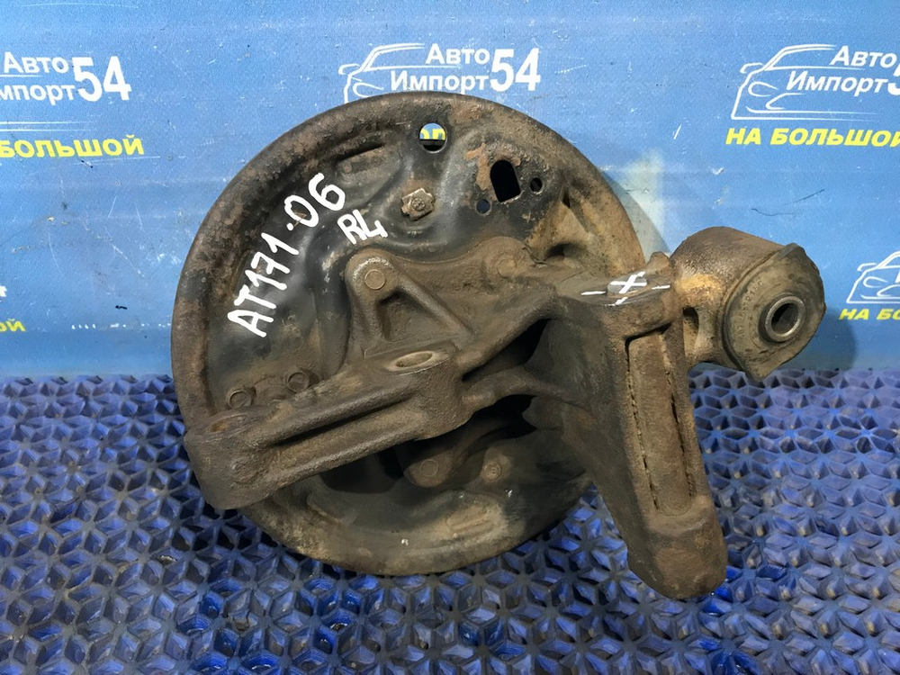 Ступица задняя левая TOYOTA CARINA 1990