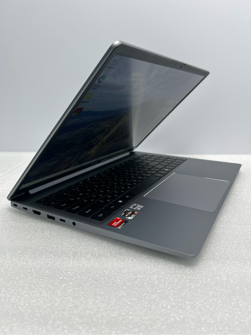 Ноутбук Tecno MegaBook K16SDA 16"/AMD Ryzen 5 5500U/RAM 16GB/SSD 512GB/AMD Radeon Graphics/1920x1080/IPS/Windows 11/Подсветка - кл:нет/Cерый космос. Состояние: A1