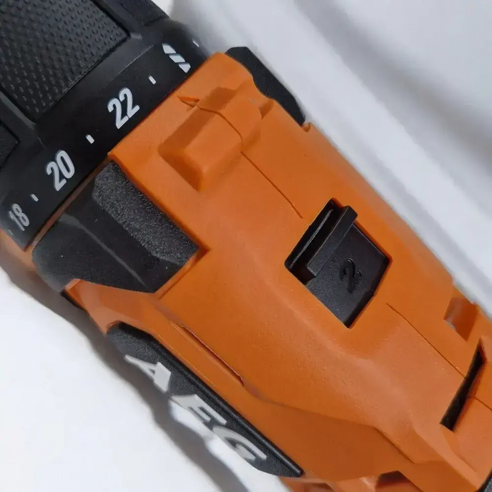 AEG Дрель шуруповерт 18В (c 2 аккумуляторами, зарядным устройством и кейсом в комплекте) BS18G4-202C, щеточный, аккумуляторный, 4935478630