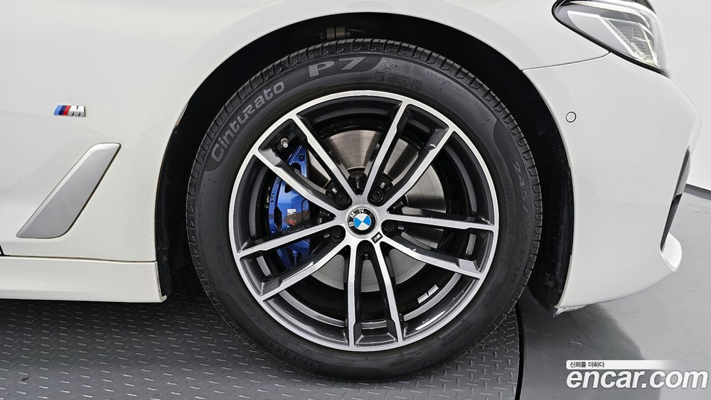 BMW 5 Series (G30) 520i M Sports (11.2022)